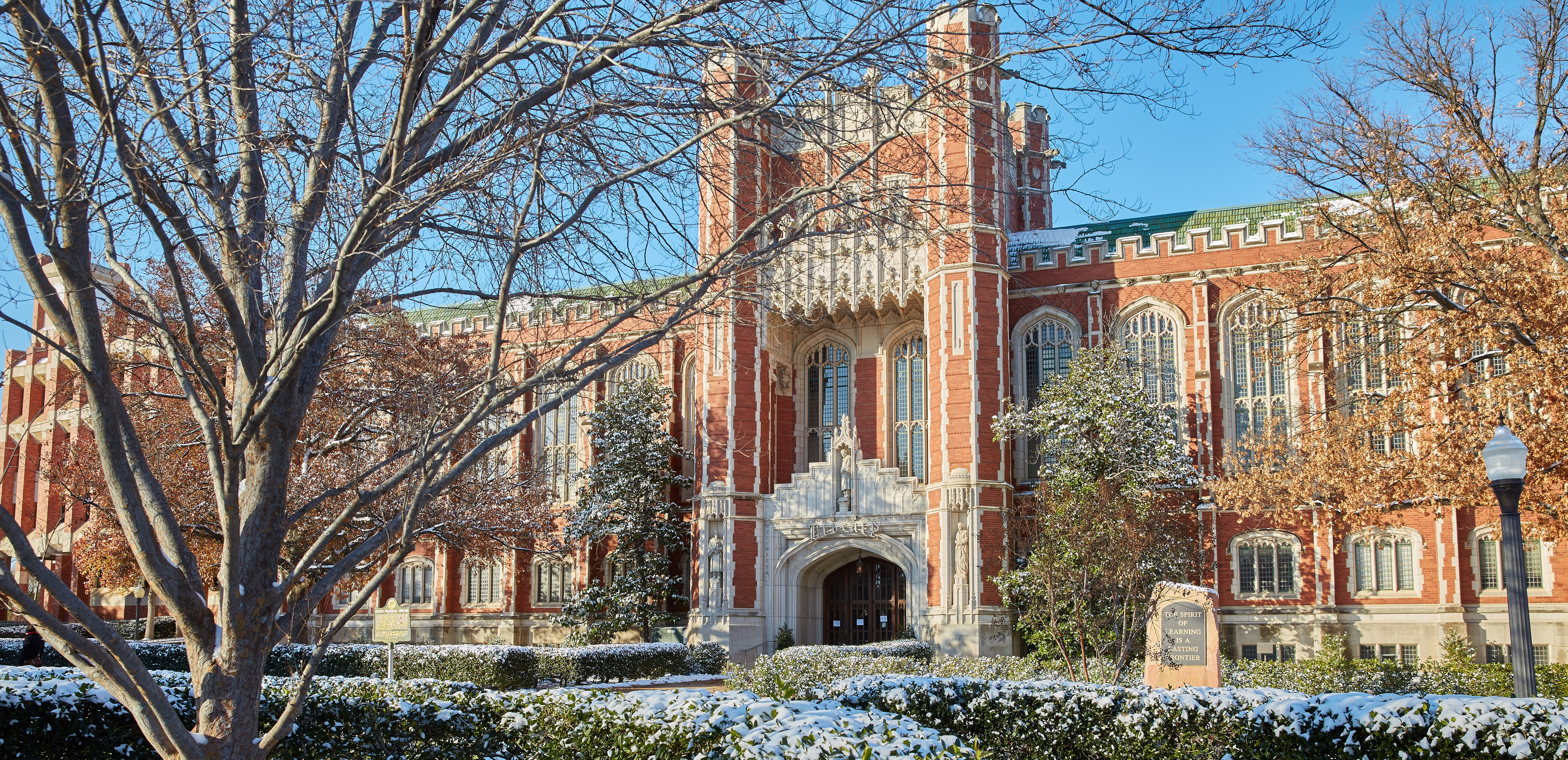 114_ou-campus_snow-and-ice_bizzell-library_mc--001_49778233257_o[99]638749725307768990